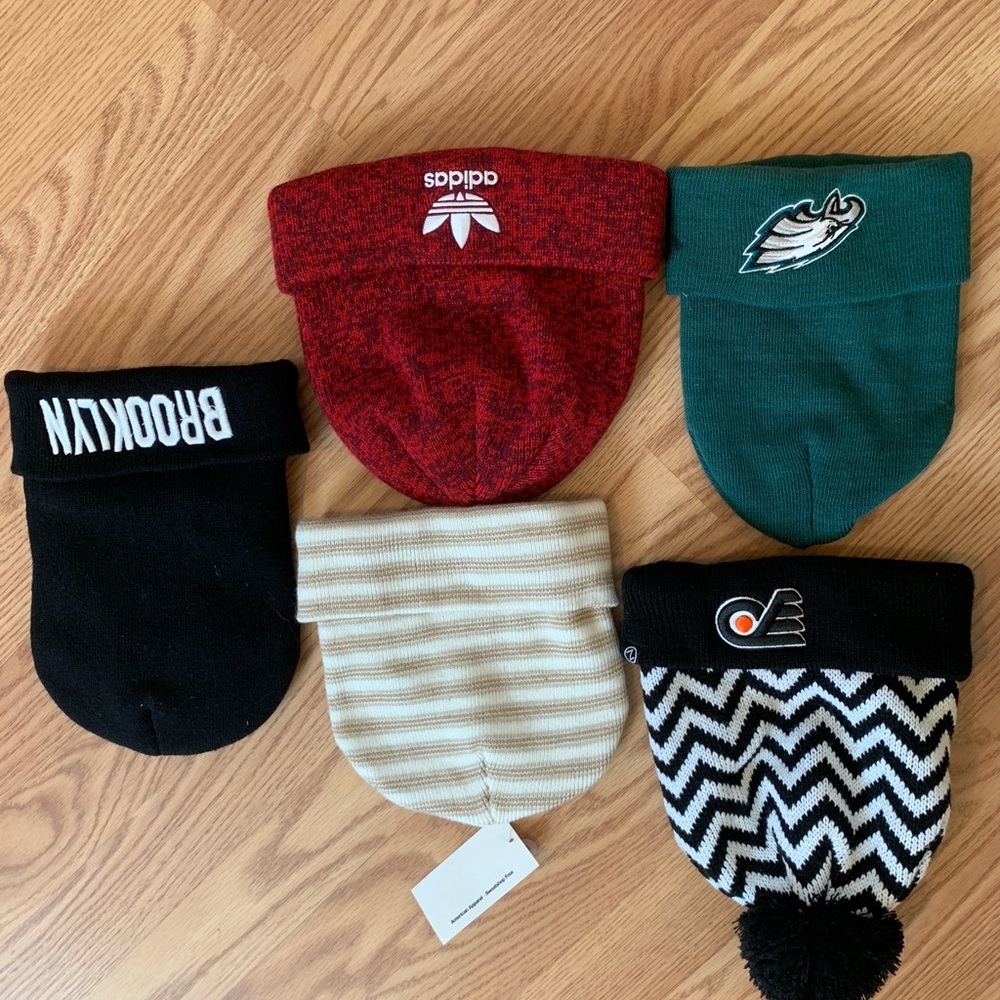 All hats 18$ each message me for choice
